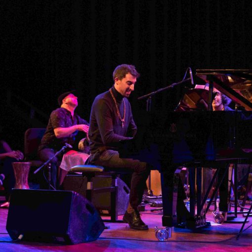 Marmoucha Orchestra ft. Avishai Darash met ‘Andalusian Love Song’ live in het Patronaat te Haarlem