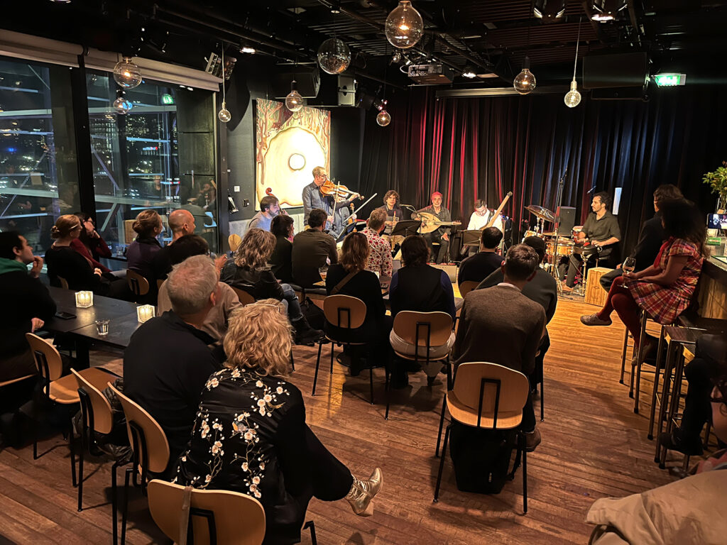 Masterclass Disorient Fusion Lab: Carried by the Wind, door Antonio Lizana & Marmoucha Orchestra, 20 oktober 2025 in het Bimhuis