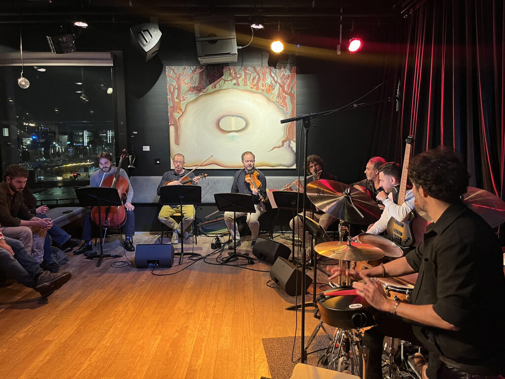 Masterclass Disorient Fusion Lab: Carried by the Wind, door Antonio Lizana & Marmoucha Orchestra, 20 oktober 2025 in het Bimhuis