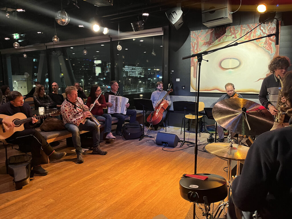 Masterclass Disorient Fusion Lab: Carried by the Wind, door Antonio Lizana & Marmoucha Orchestra, 20 oktober 2025 in het Bimhuis